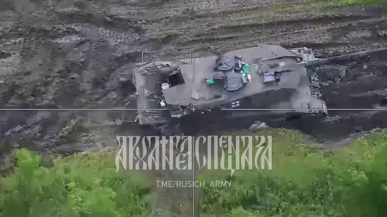 Destruction of a Ukrainian Leopard 2A6 tank by a Lancet kamikaze drone