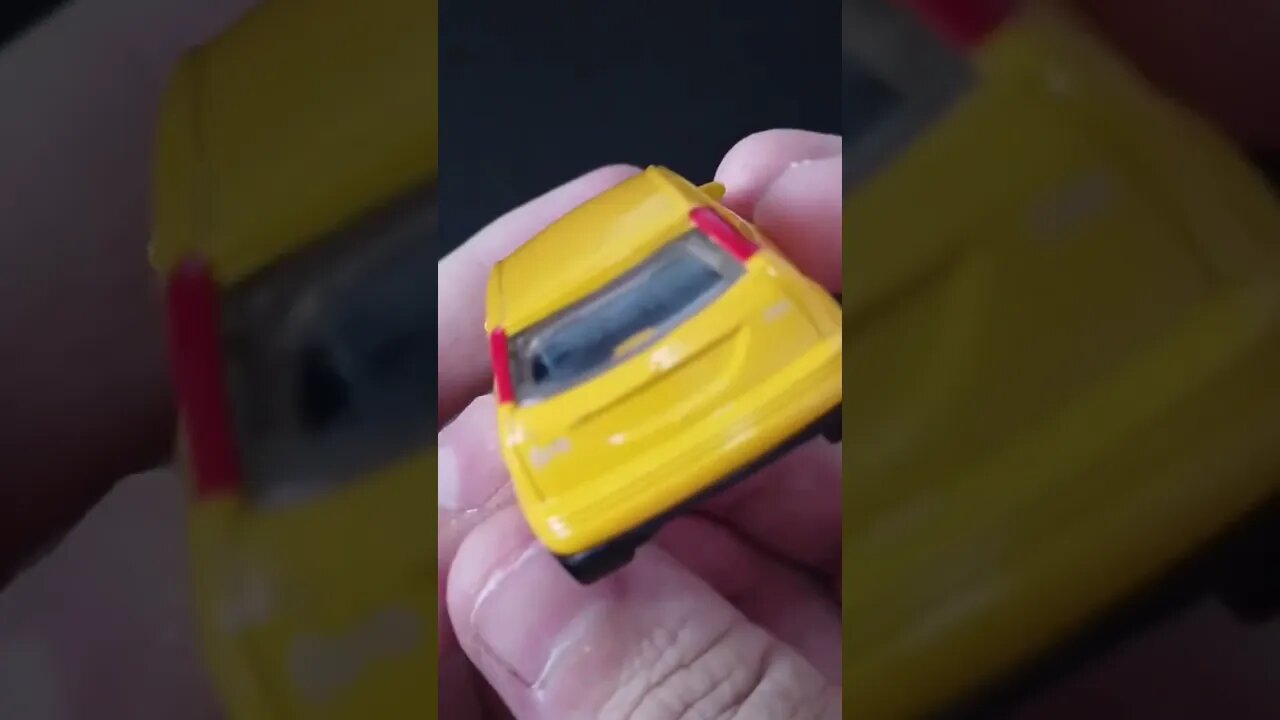 Miniaturas Matchbox Ford Focus. essa a Hot Wheels não tem