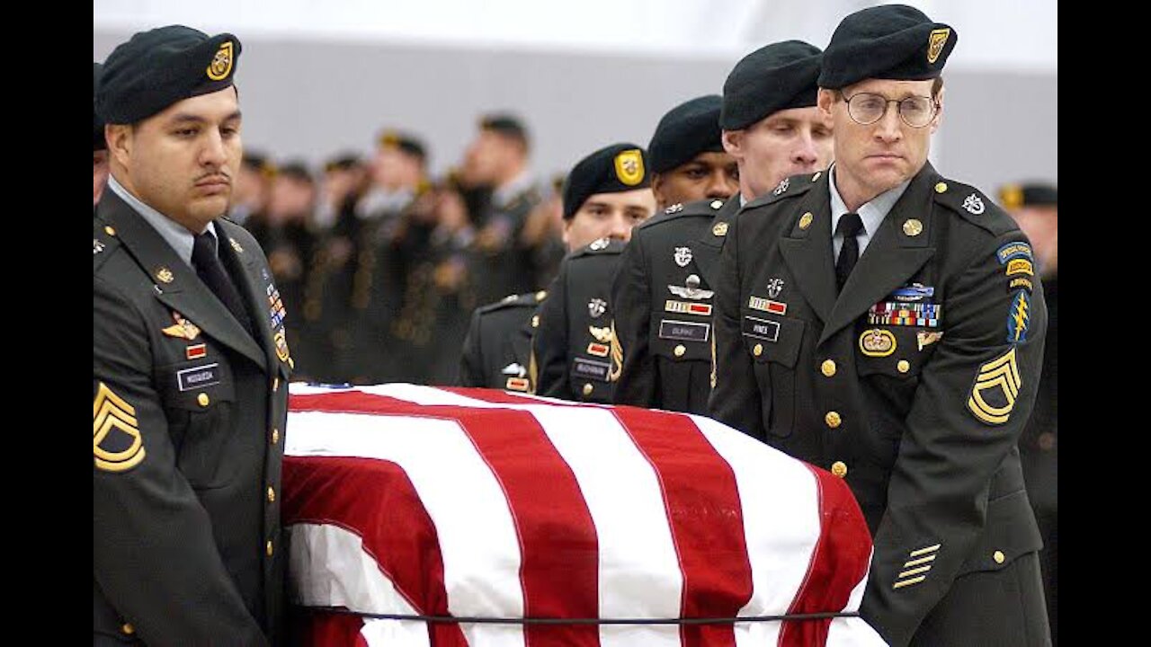 Soldier says goodbye to family during war😭