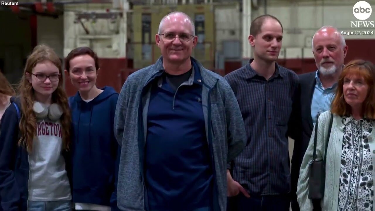 Freed Americans Evan Gershkovich, Paul Whelan and Alsu Kurmasheva arrive in Texas| RN