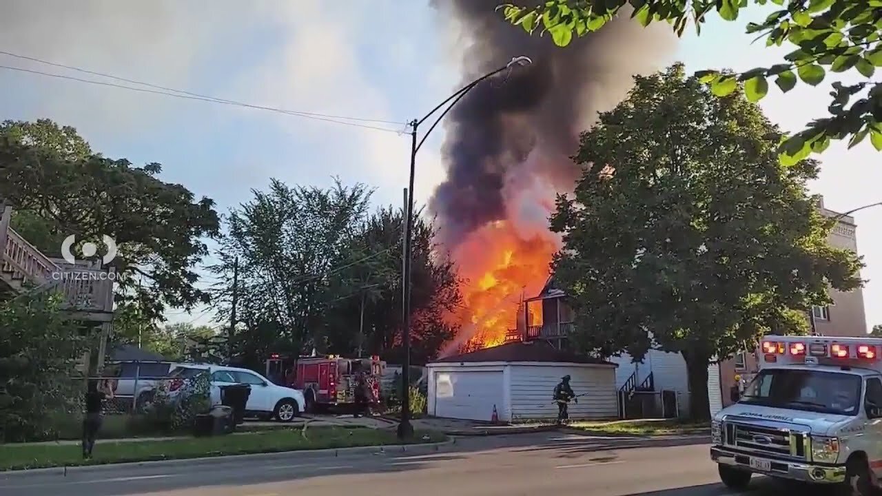 Vacant Grand Crossing house catches fire, spreads to neighboring homes