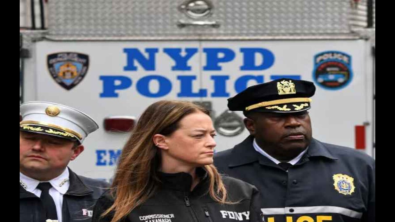 Paranoid NYPD Brass Meet Outside Amid Federal Probe