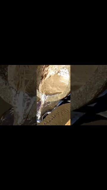 WoW ‼️ Pouring Molten Metal on Sand #viral #art #cool #wtf