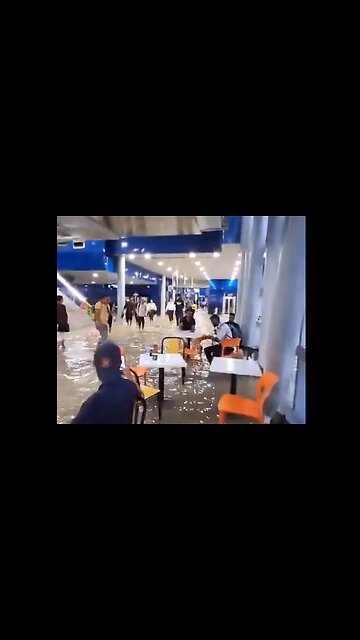 More Video of Dubai Flooding