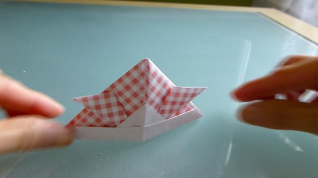 Easy origami lessons: How to make a warrior's helmet