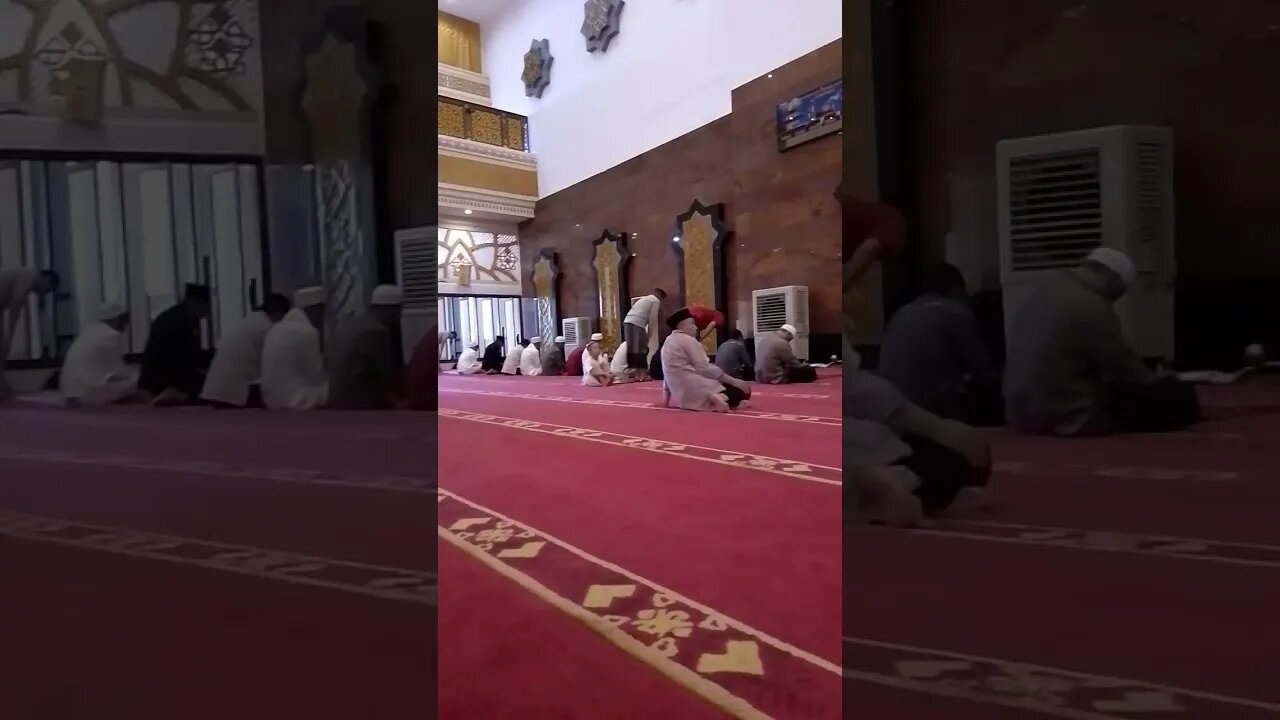 Masya Allah Suasana Tenang di Masjid Raya Hubbul Wathan Sebelum Sholat Jumat