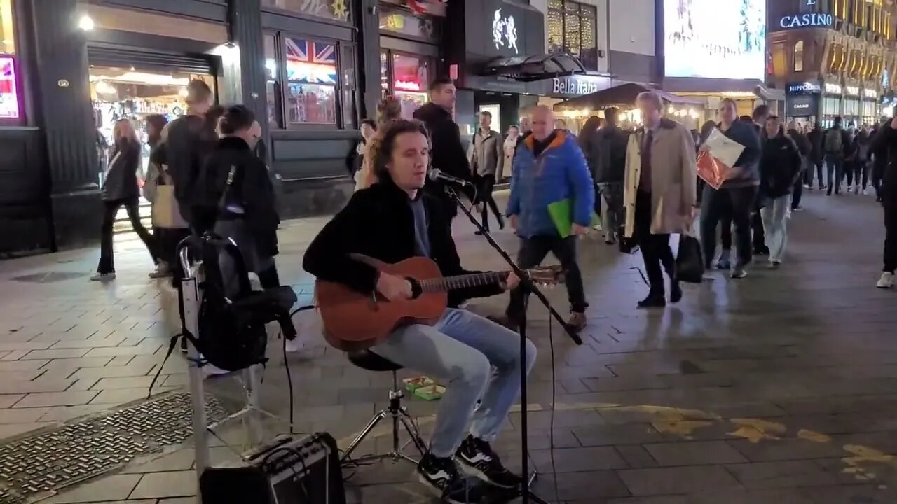 Busker covers fast car #london