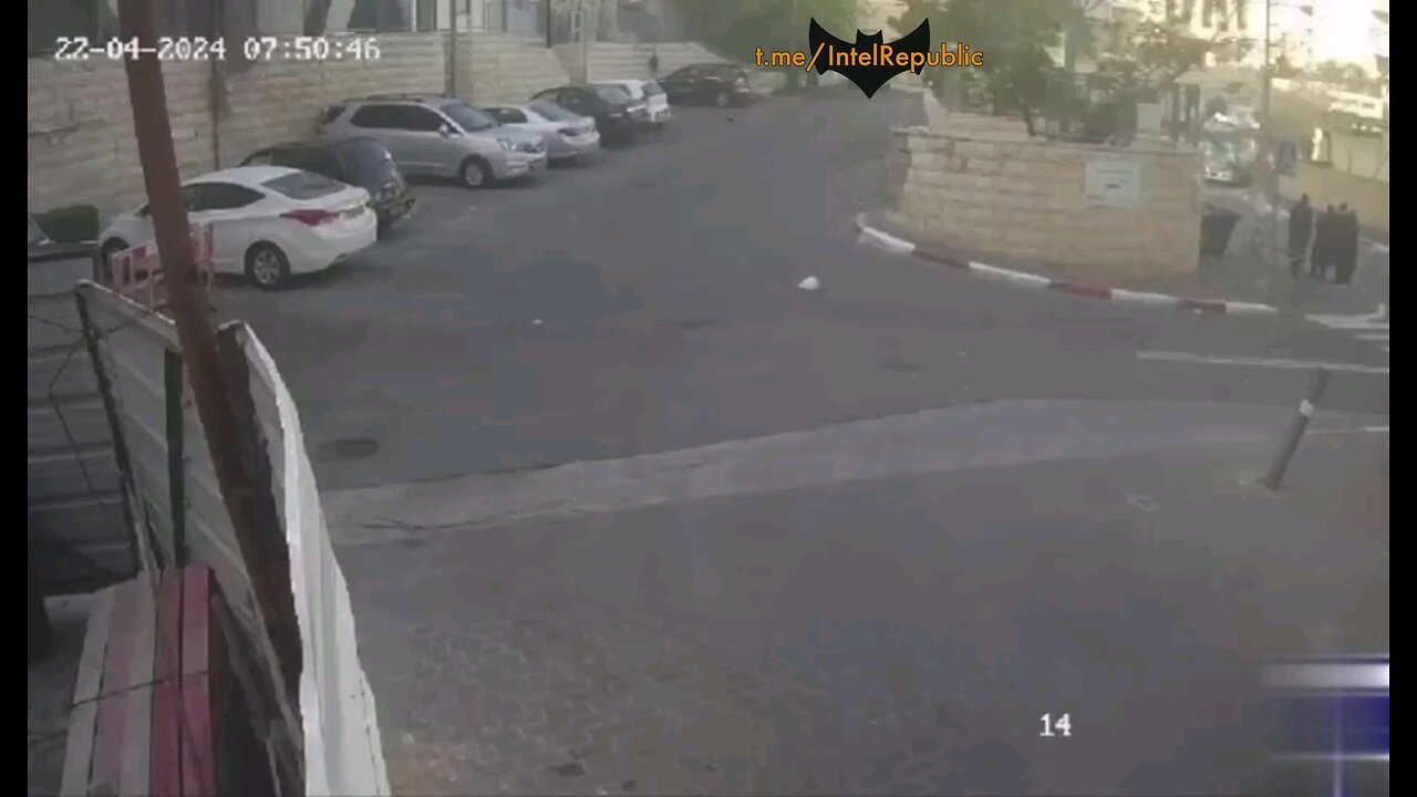 🇮🇱🇵🇸 ISRAELIS SENT FLYING ACROSS STREET FOLLOWING JERUSALEM CAR RAMMING