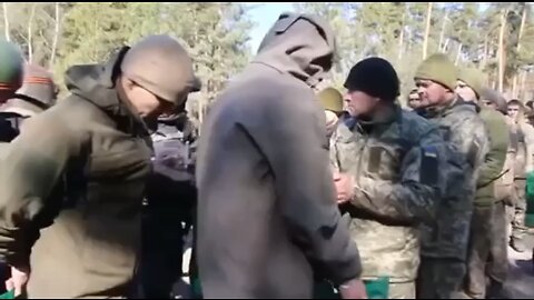 Ukrainian forces surrender to Russian troops