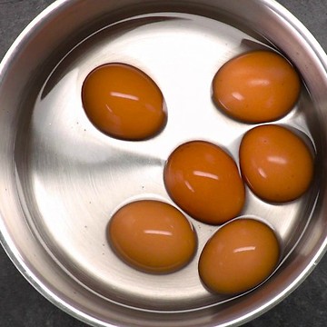 Easy Egg Peeling Tip