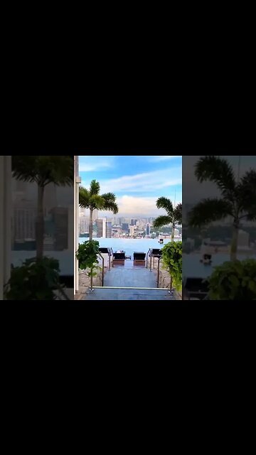 The infinity pool at Marina Bay Sands is a dream come true.