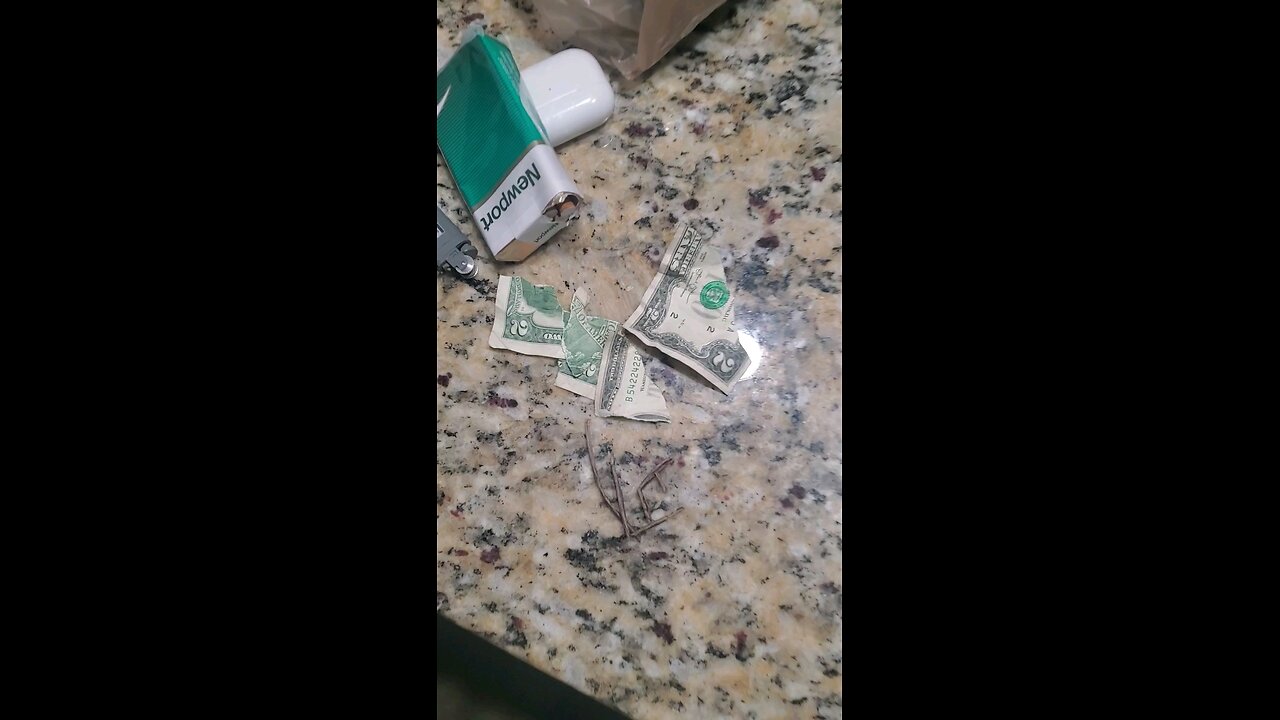 2 dollars 💸
