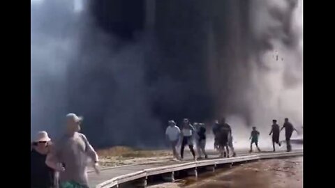 💥 Massive Hydrothermal Explosion at Biscuit Basin in Yellowstone National Park