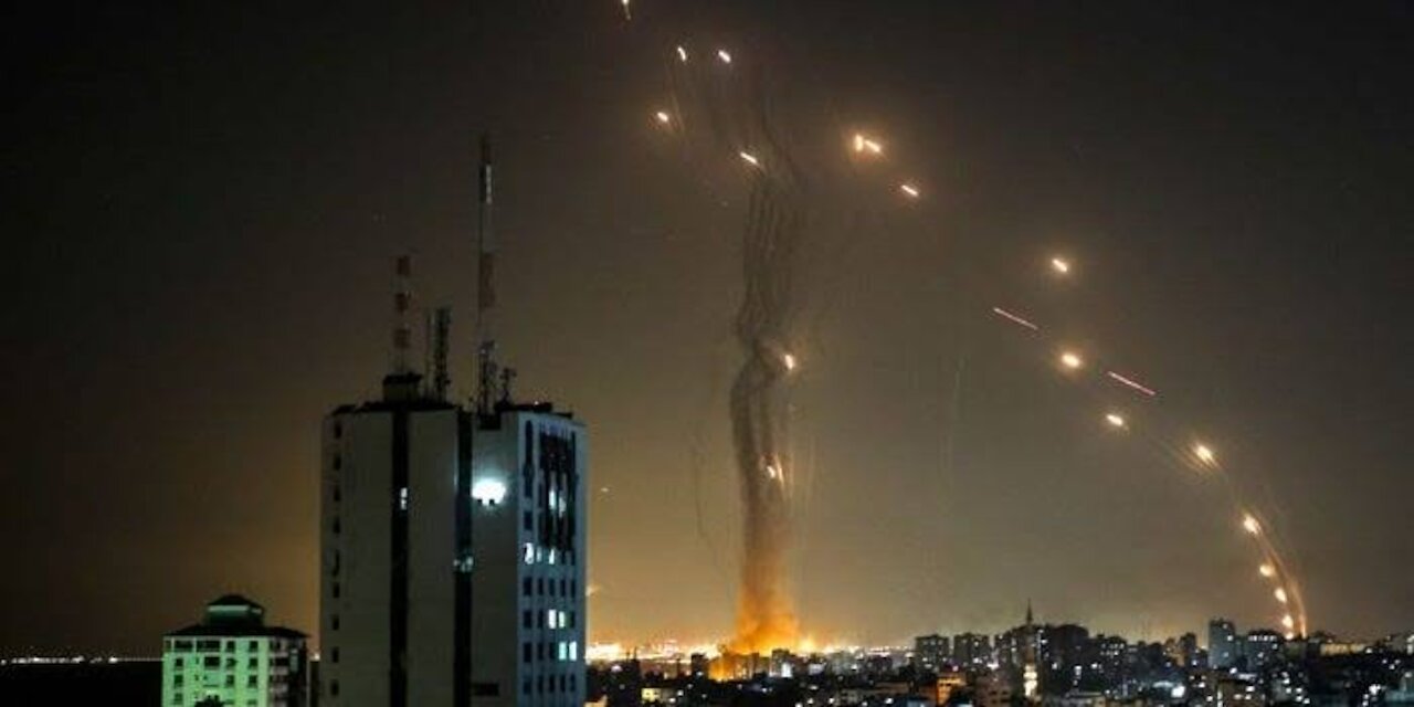 Hamas continues rocket fire as Israel threatens ground attack
