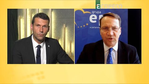 Polský europoslanec vyzval Západ, aby předal Ukrajině jaderné hlavice proti Rusku!