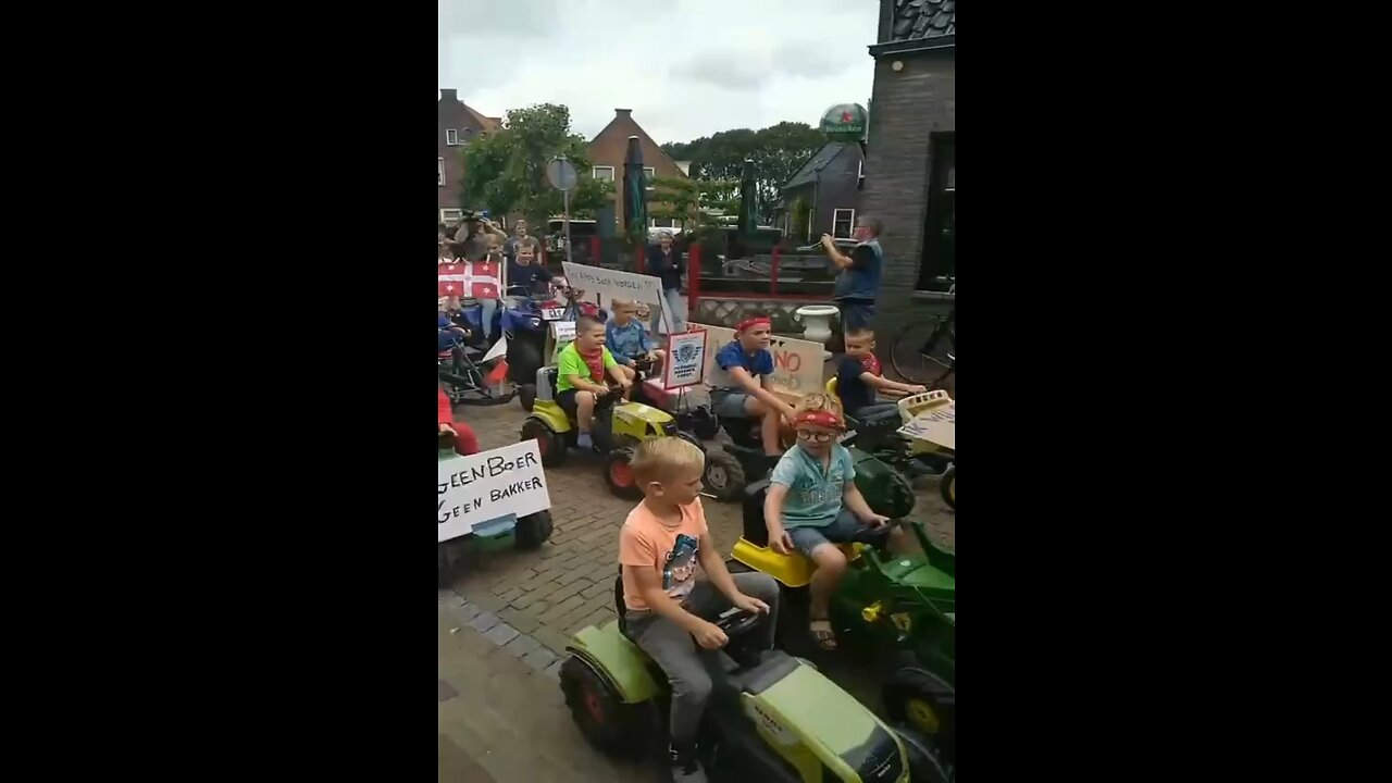 De kinderen doen mee met de boeren protesten