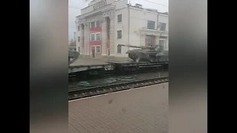 Belarusian tanks are streaming towards the border with Ukraine