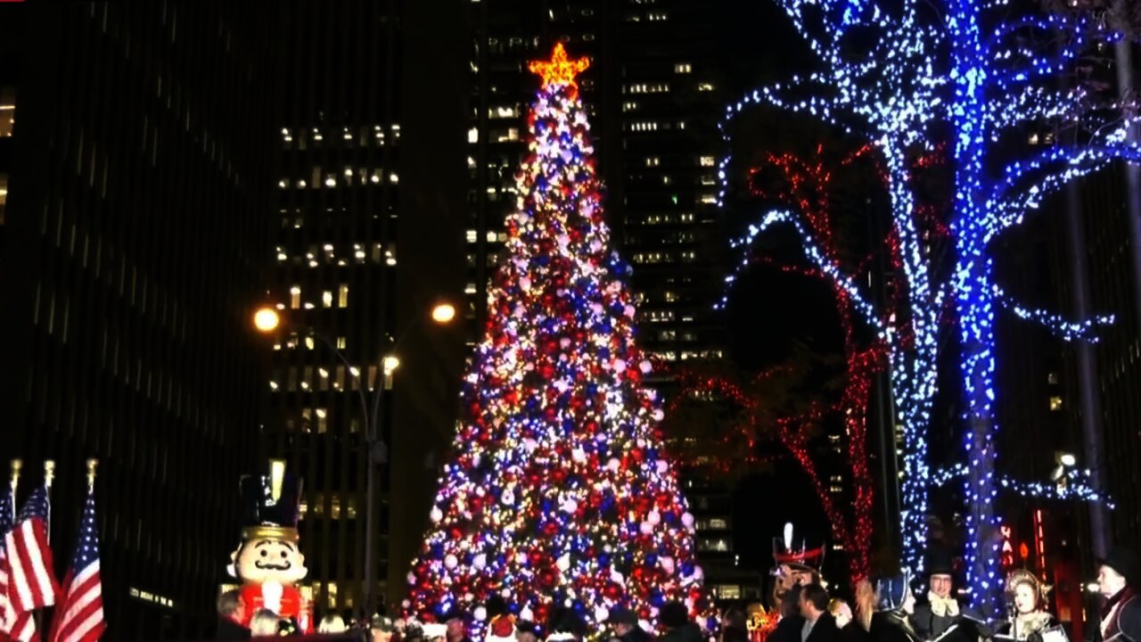 Patriots CHANT 'USA' and 'LET'S GO BRANDON' at Fox News' Tree Relighting Ceremony!