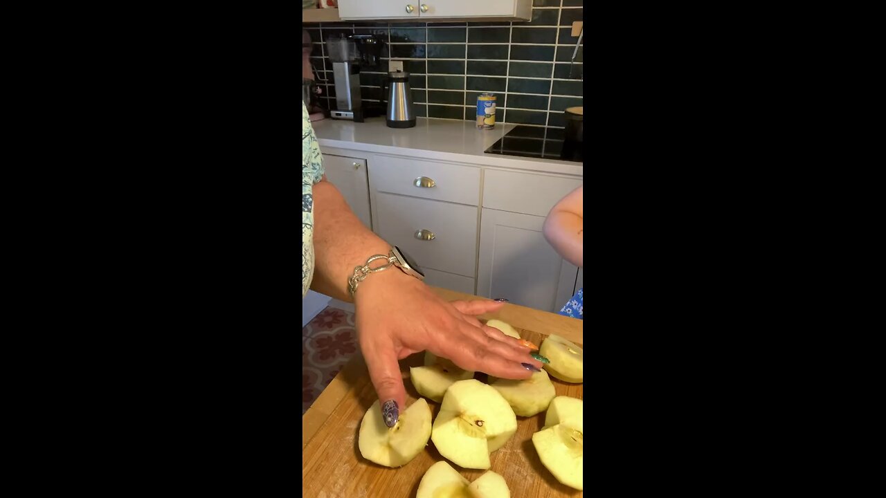 How To Use A Measuring Spoon To Core Apples