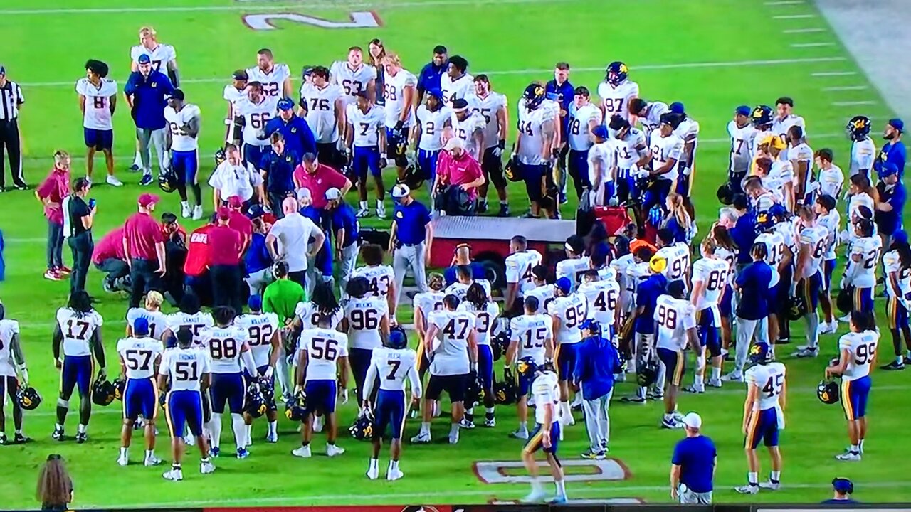 Cal OL #71 Sioape Vatikani leaves field on stretcher. Scary moment!