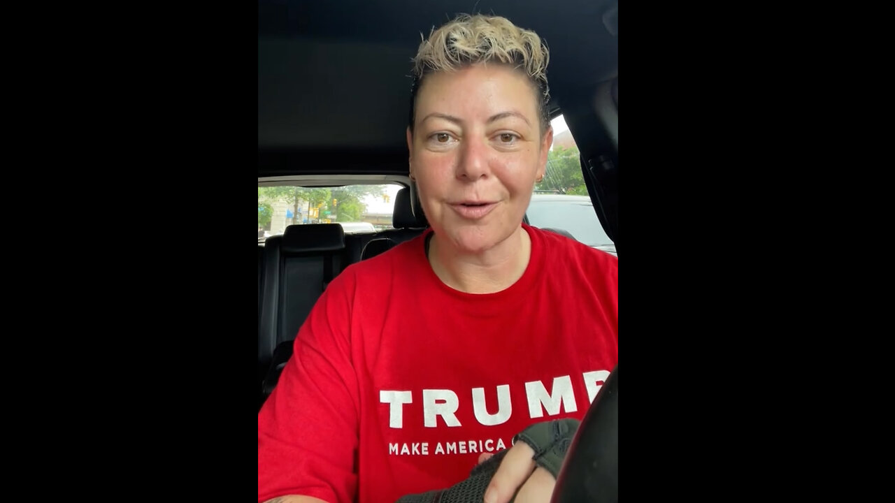 Brooklyn Lesbian Trump Supporter wore Trump TShirt at gym 💪💪