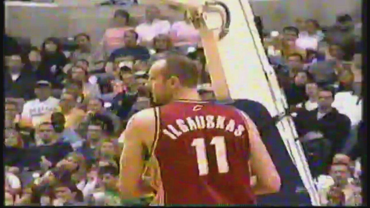 Zydrunas Ilgauskas 20 Points 4 Blk @ Pacers, 2004-05.