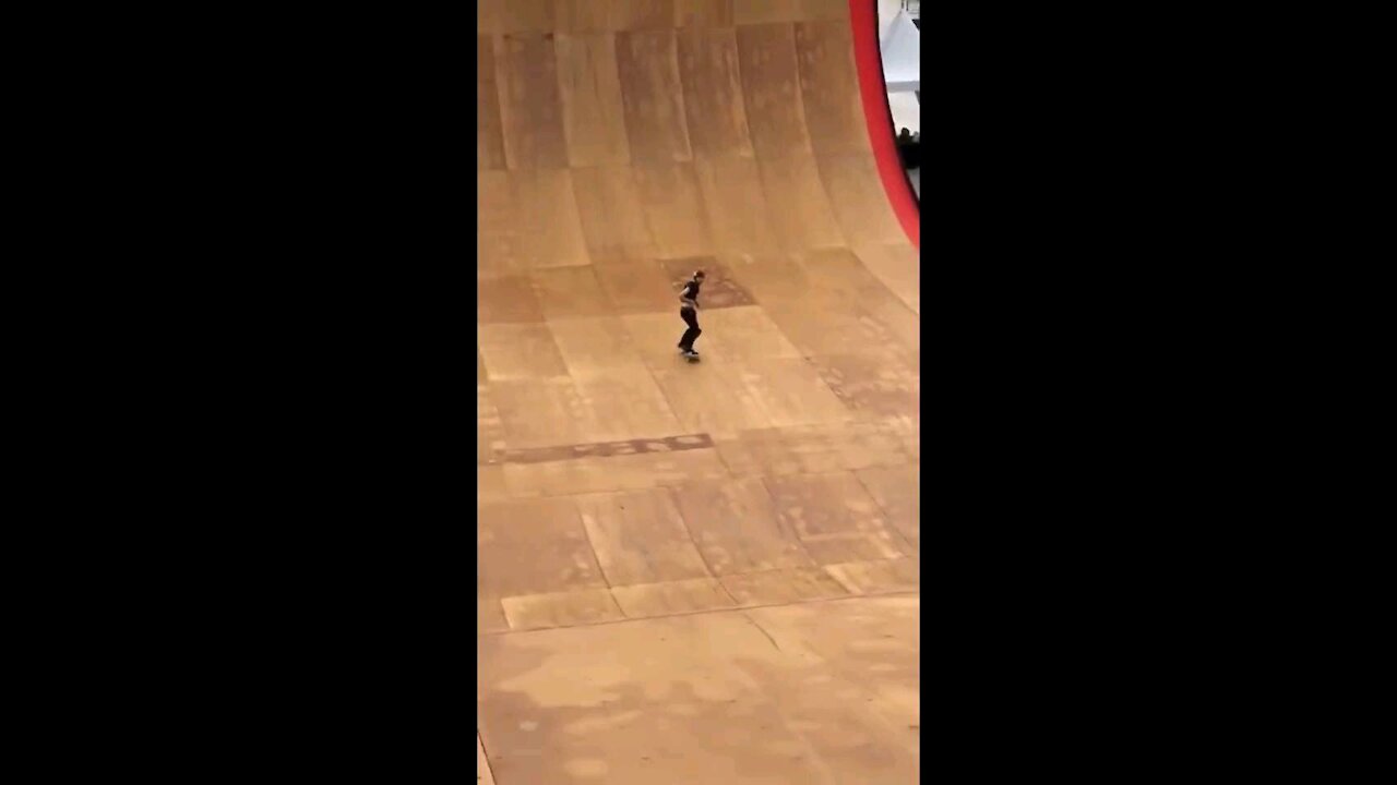 This man is crazy!! Awesome skateboardig man