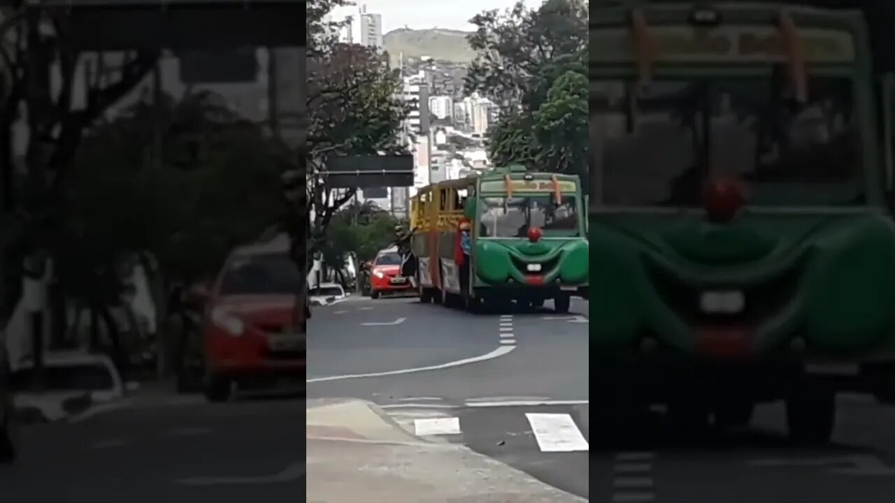 CHEGADA DO MINHOCÃO BOATE BH PARA ALEGRIA DAS CRIANÇAS, DANÇANDO FOFÃO, PATATI E O MÁSKARA