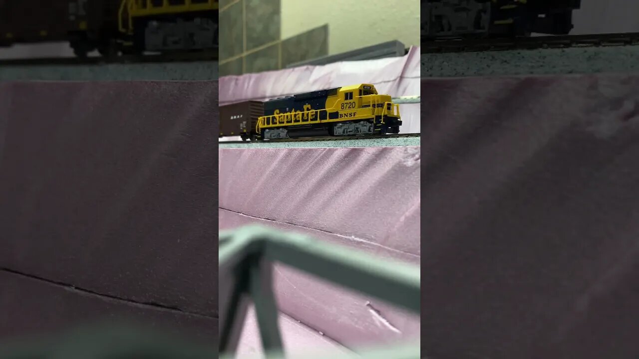 N Scale BNSF GP60 pulling a local
