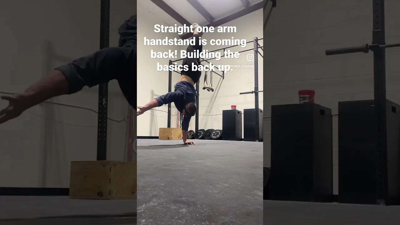 #movement #handstandworkout #onearmhandstand #handstandtraining