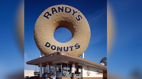 Iconic Randy's Donuts coming to Las Vegas valley