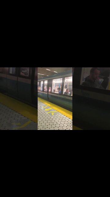Up close Montréal metro
