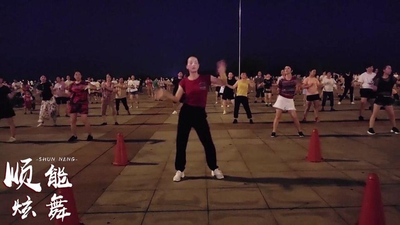 强力甩脂健身操《一万个舍不得》，暴汗排毒，想不瘦都难！【順能炫舞團】