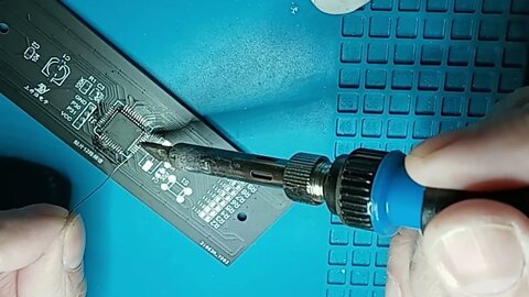 MiOYOOW Bluetooth Speaker Soldering the MCU