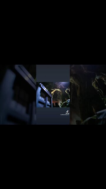 #TARDIS VS #SCARECROW 🎃 #HALLOWEENHORRORNIGHTS #HALLOWEEN #HHN31 #HHN #SUBSCRIBE #SHORTS