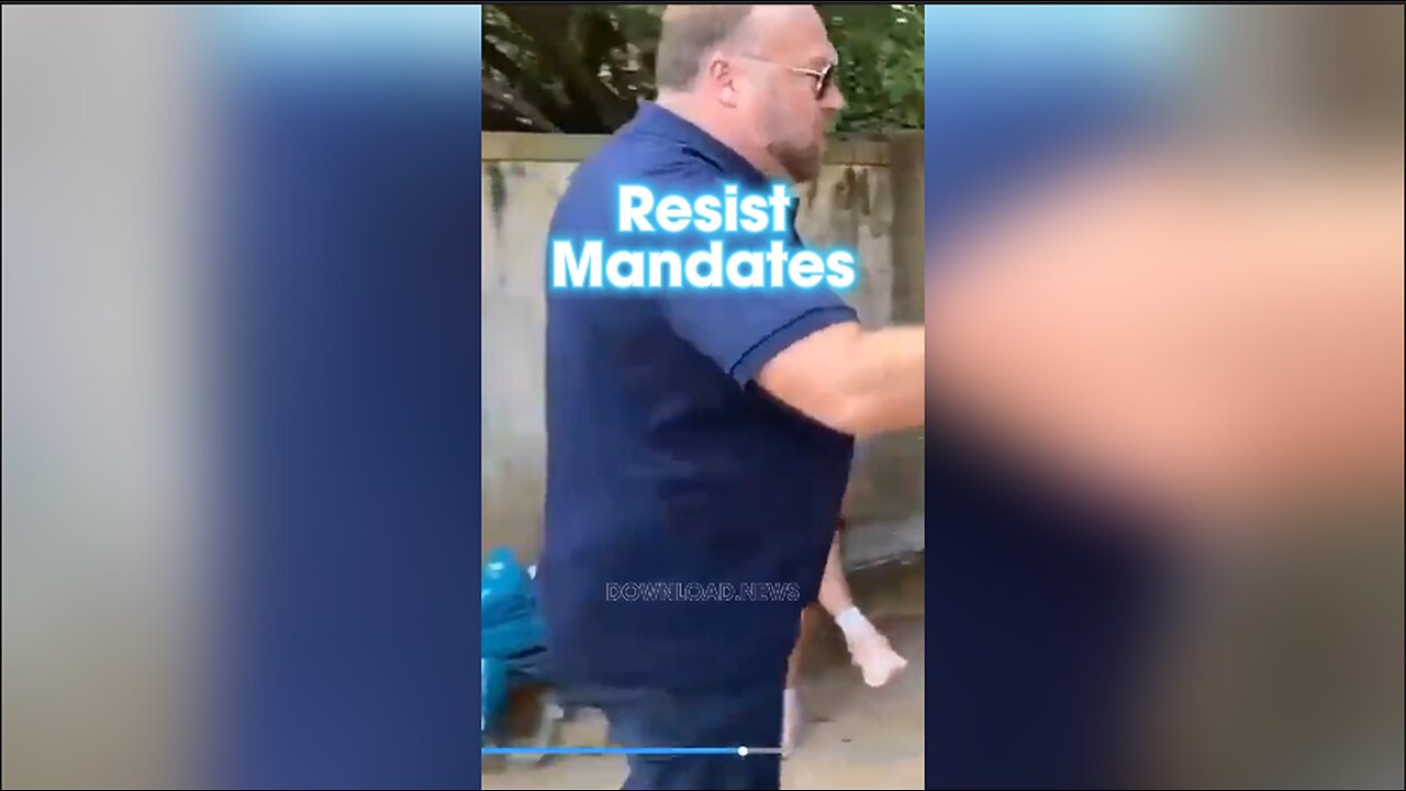 Alex Jones Confronted Masked Communists at a Park - 2020