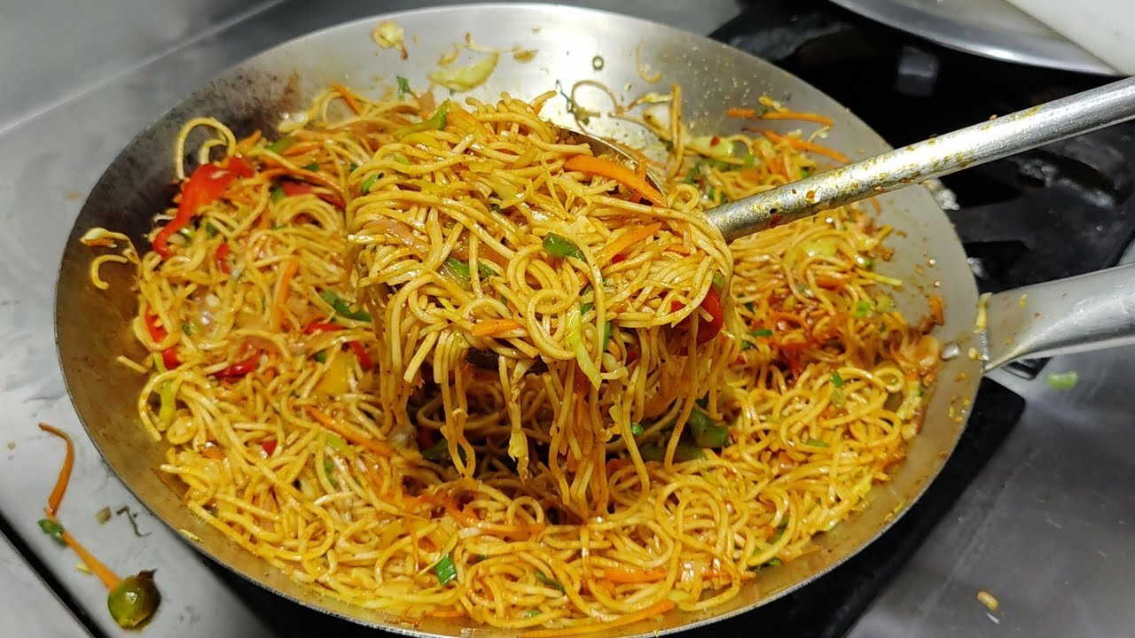 Veg Chowmein Easy Recipe / Street Style Noodles Recipe