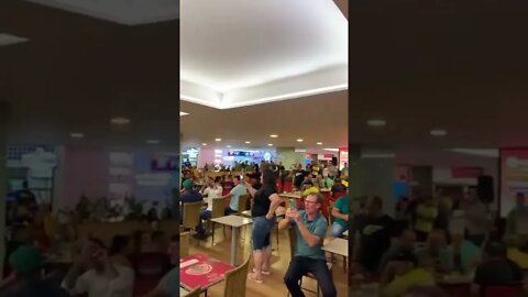 O povo clamando por Lula