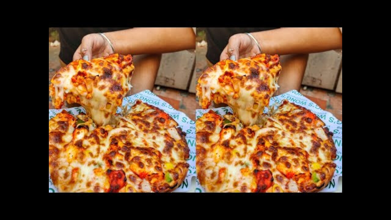 Double Cheese Chilli Paneer Pizza || Indian Street Food