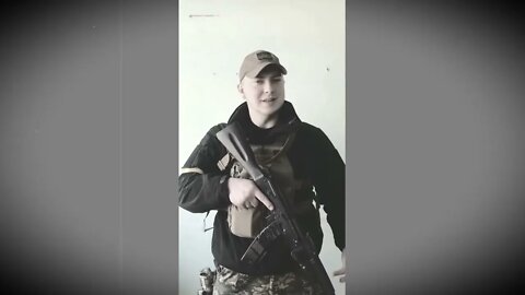 Український солдат читає вірш росіянам Ukrainian soldier reads a poem to Russians