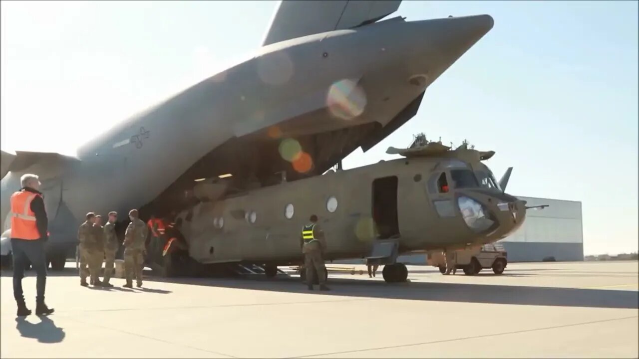 U.S. Army Chinooks Arrive at Nuremberg Airport