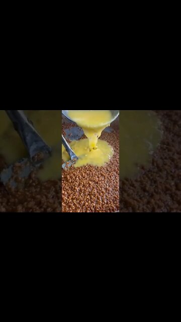 So Delicious 🤤 Multani Sohan halwa preparation. 😋 #Food #Streetfood #UpFoodReview