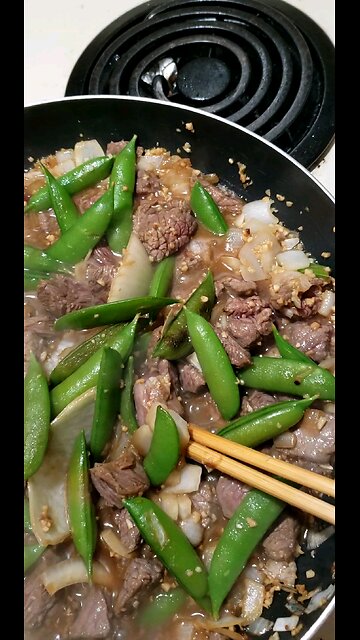 Ordinary lunch and dinner: Beefsteak with Green Pea+ Broiled vegetable