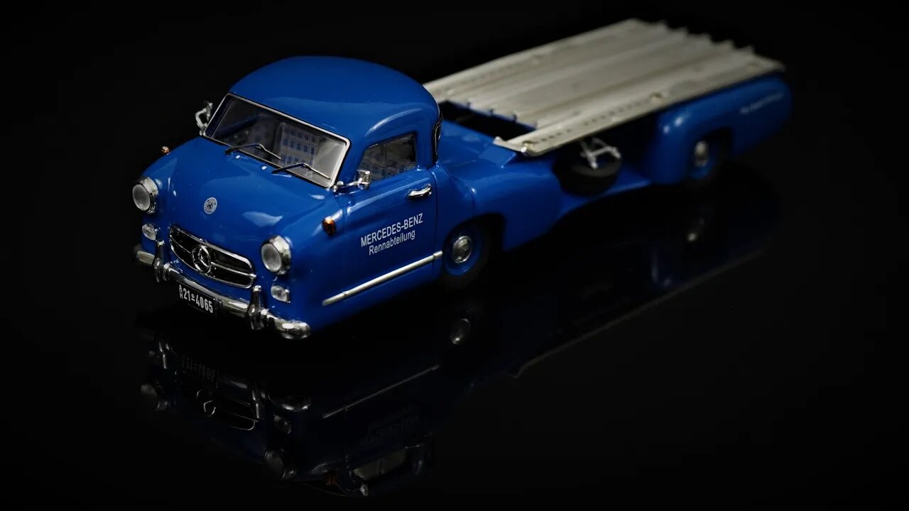 Mercedes-Benz Rennwagen Transporter - Premium Classics 1/43 - 30 SECONDS REVIEW