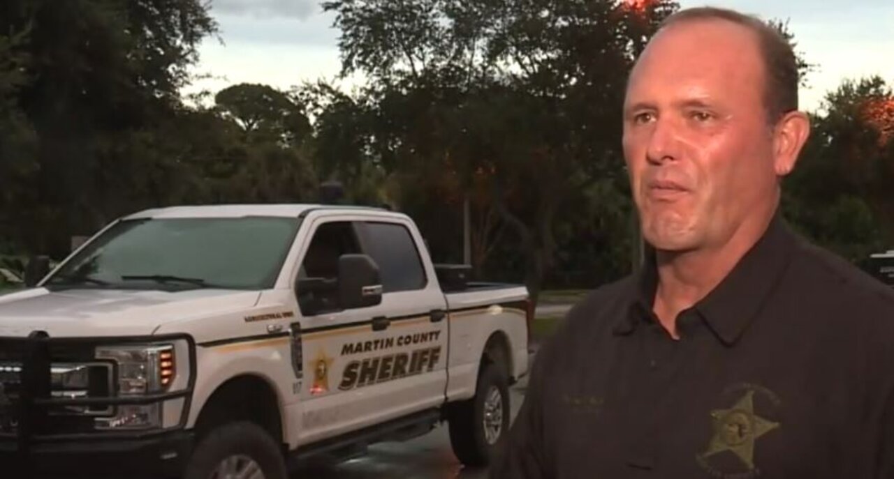 Martin County deputy nearly struck by lightning in Palm City