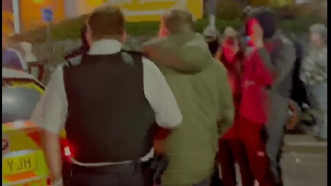 LETTING POLICE CAR TYRES DOWN AT A CAR MEET