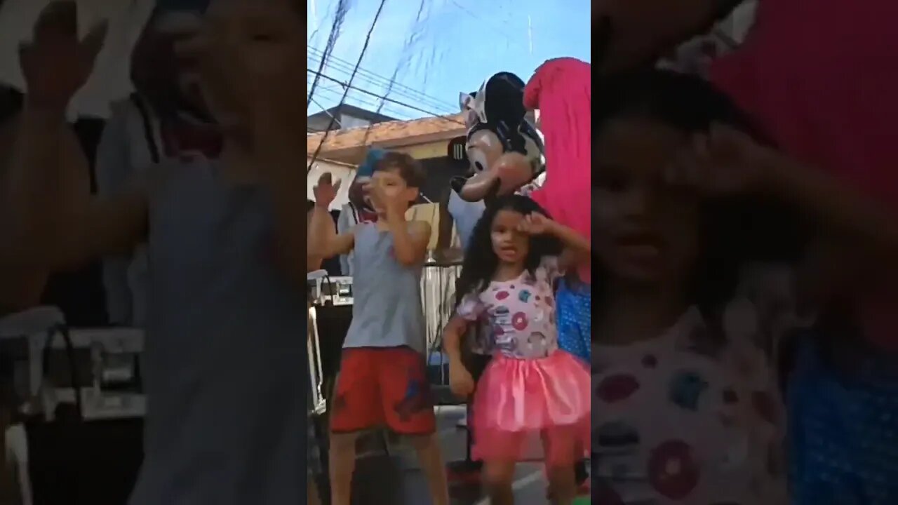 ALEGRIA DAS CRIANÇAS COM FOFÃO, FOFONA, MINNIE MOUSE E O MÁSKARA DANÇANDO PASSINHOS, LIKE