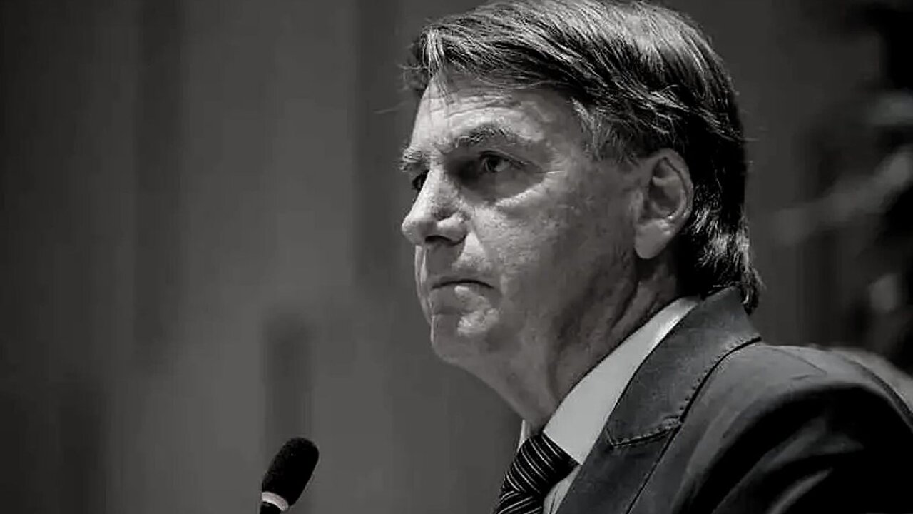 Ex-presidente Jair Bolsonaro pode se tornar inelegível pelo TSE.