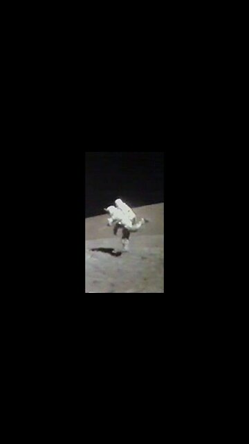 Som ET - 45 - Moon - Apollo 17 - Jumping on the Moon #Shorts