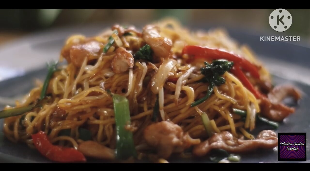 Chicken Chowmein with Fried Noodles | Recipe